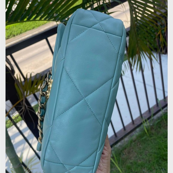 ❌Reserved❌🔥🔥Chanel Tiffany Blue Flap 19 Small Flap - Picture 10 of 16